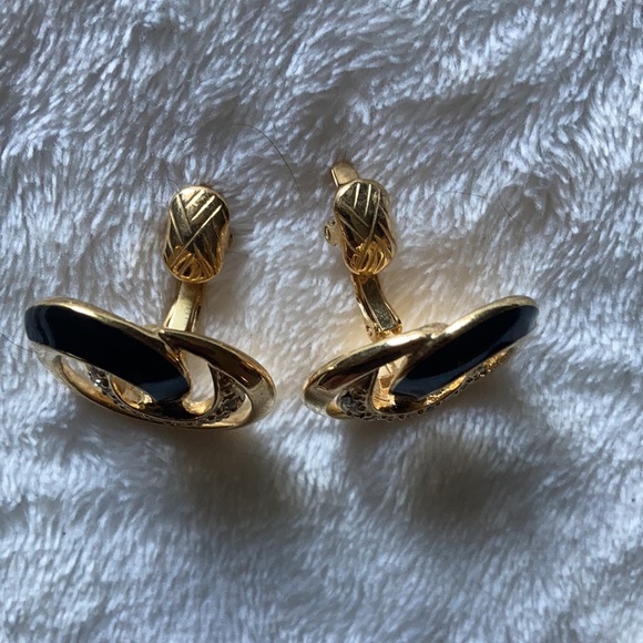 Trifari Necklace and Earrings - Picture 5 of 6